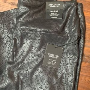 💥 Simply Vera, Vera Wang, High Rise Faux Leather Shaping Leggings💥